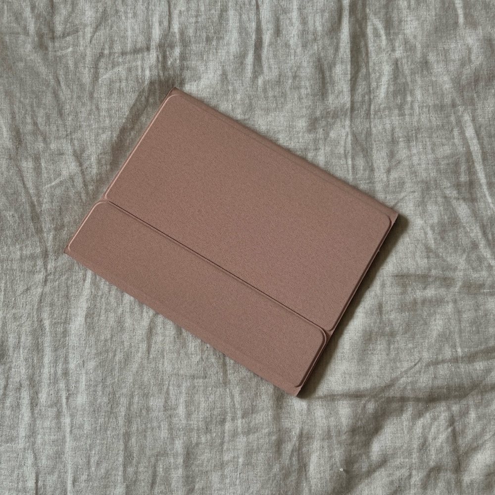 iPad 10th Generation case with Bluetooth keyboard